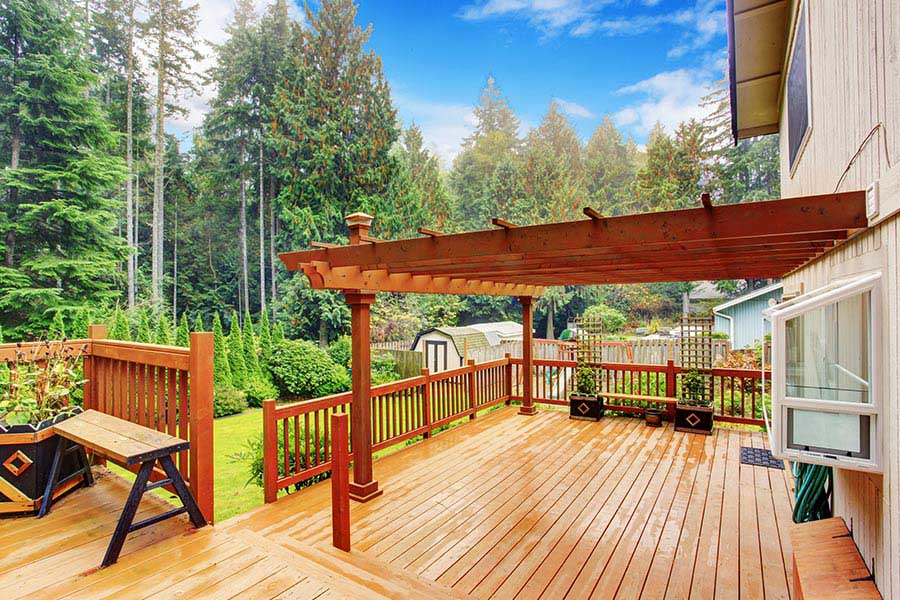 back patio of house with deck after pressure wash cleaning tallahassee fl